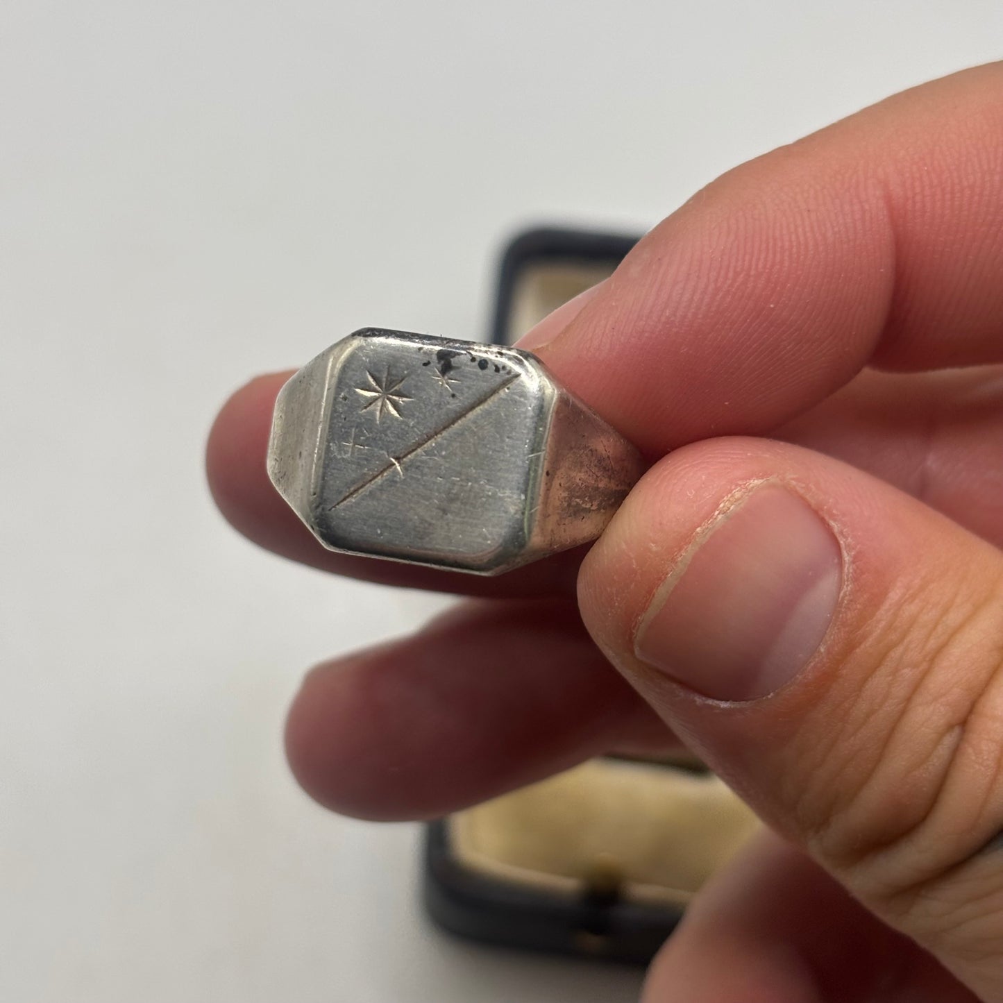 Silver Vintage Signet Ring (Z)
