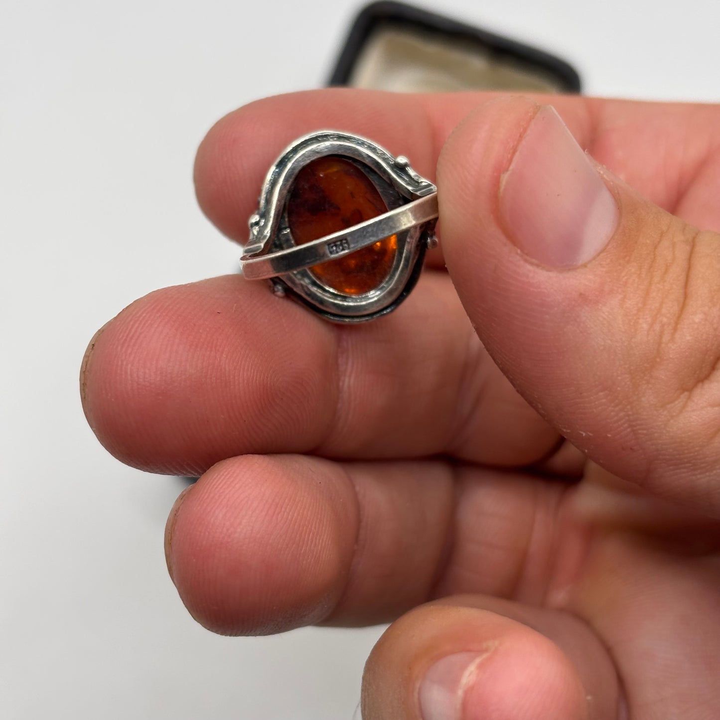 Silver Amber Ring (O)