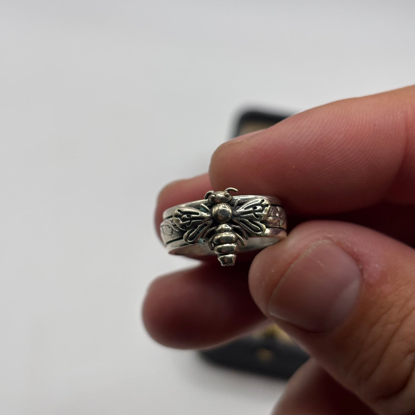 Silver Bee Spinner Ring (J)