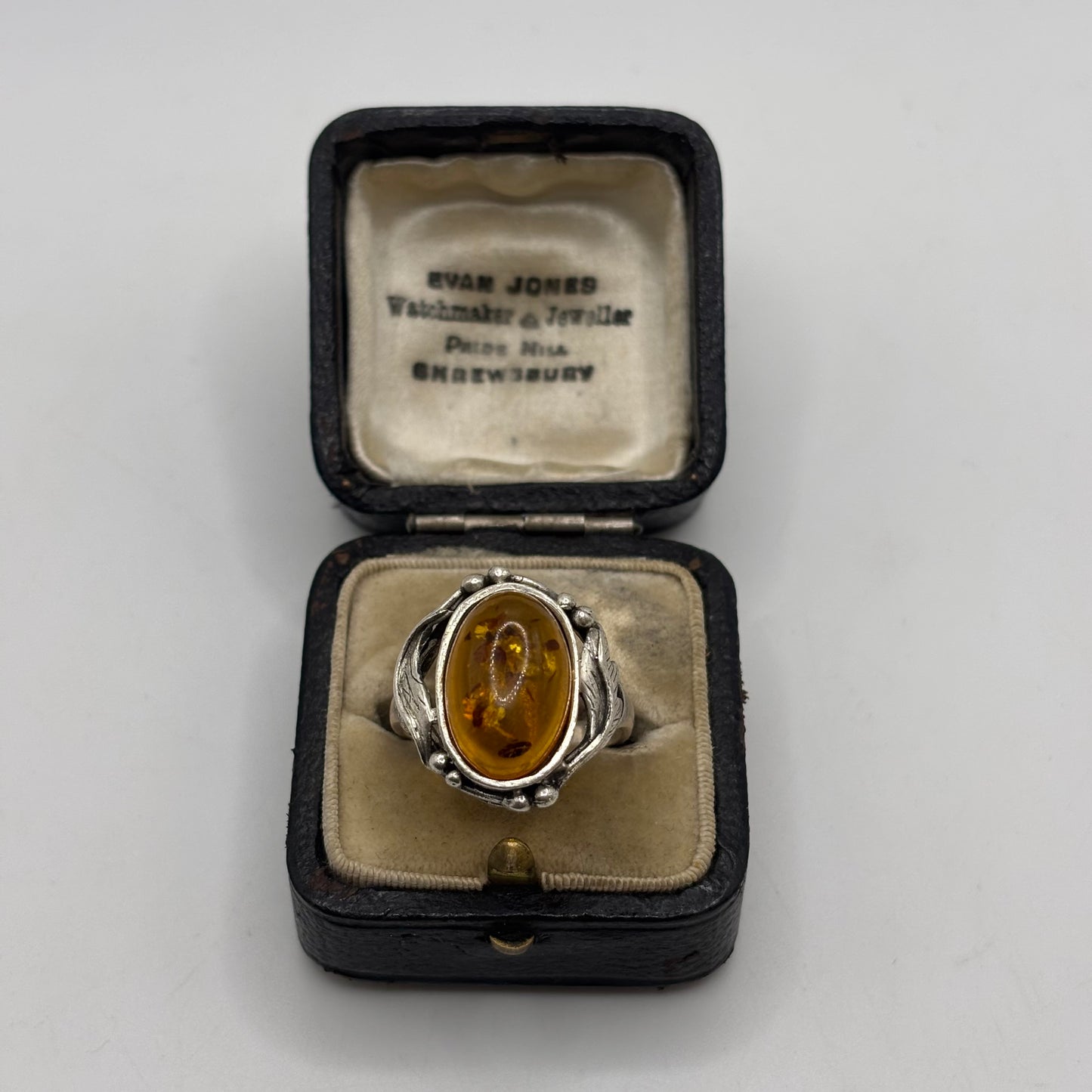 Silver Amber Ring (Q)