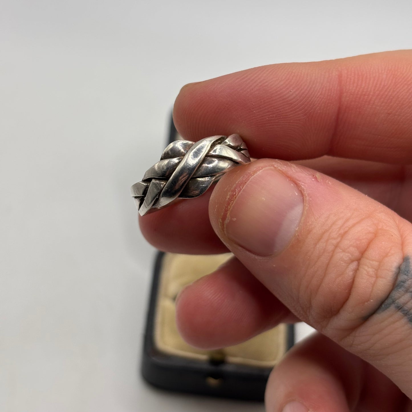 Silver Vintage Puzzle Ring (R)
