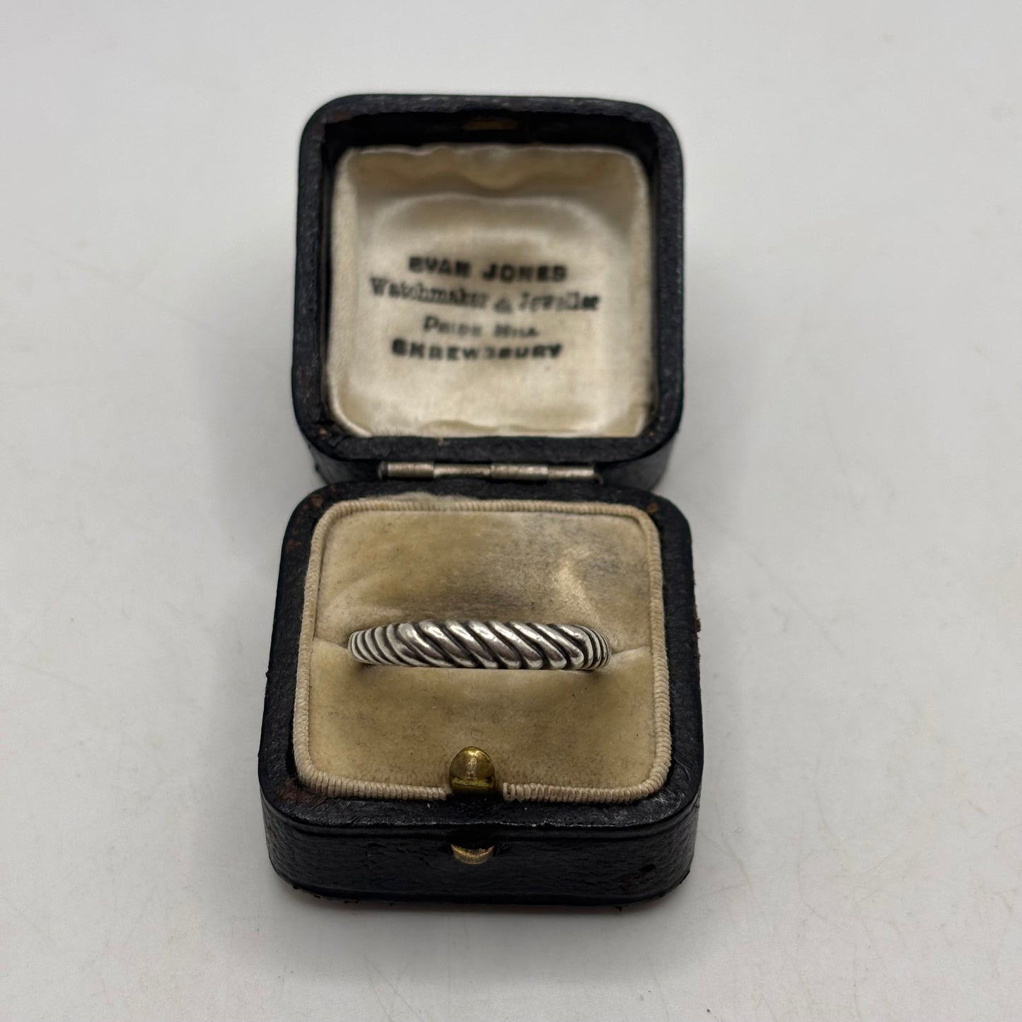 Silver Carolyn Pollack Ring (S 1/2)