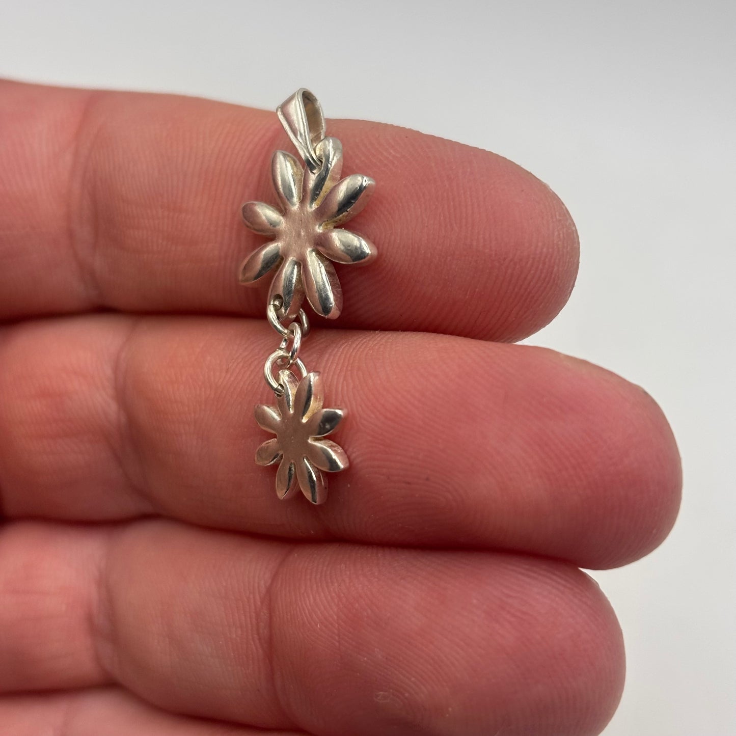 Silver Daisy Pendant