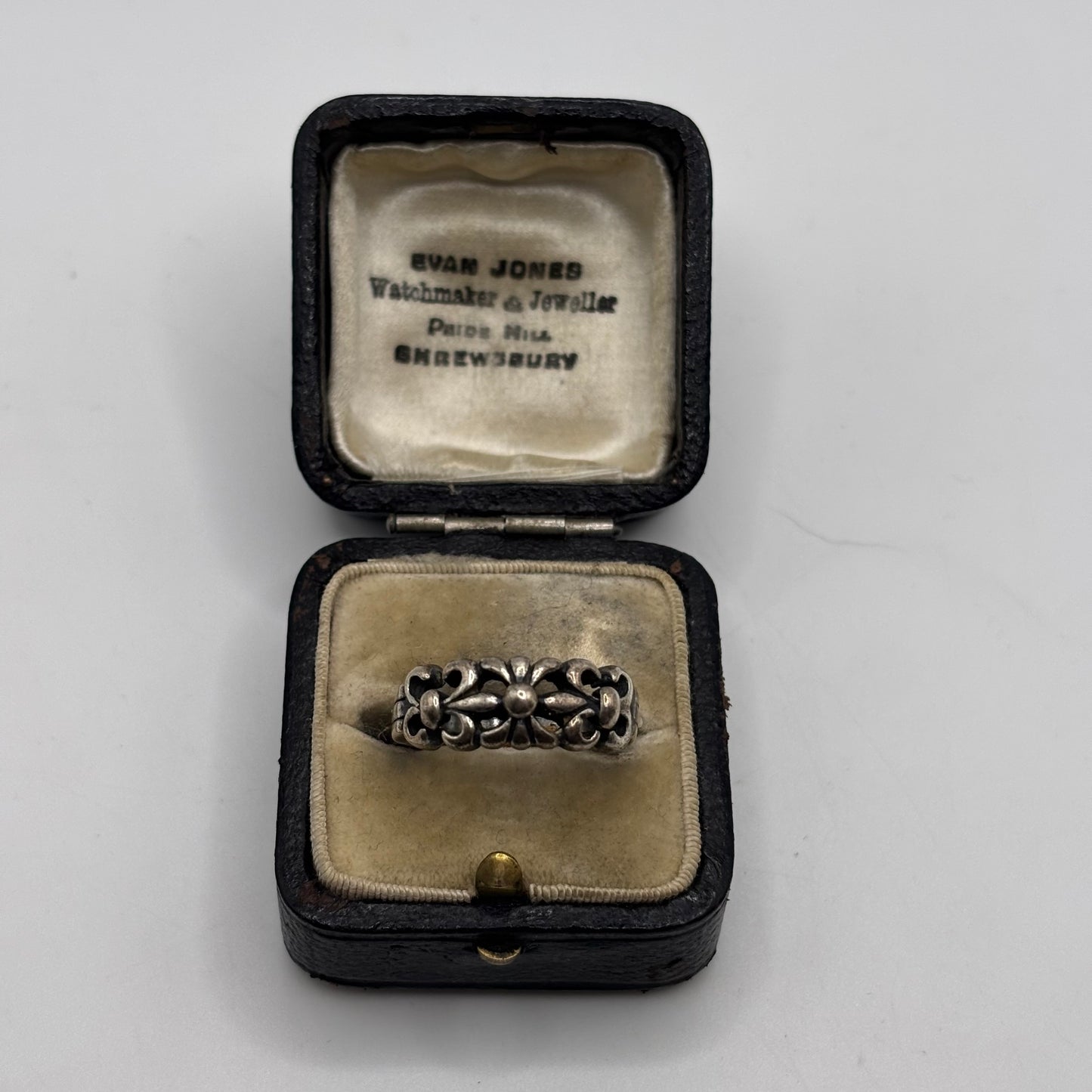 Silver Chrome Heart Style Ring (M)