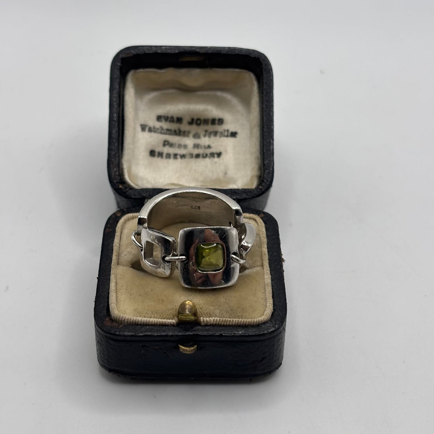 Silver Peridot Chain Ring (P)