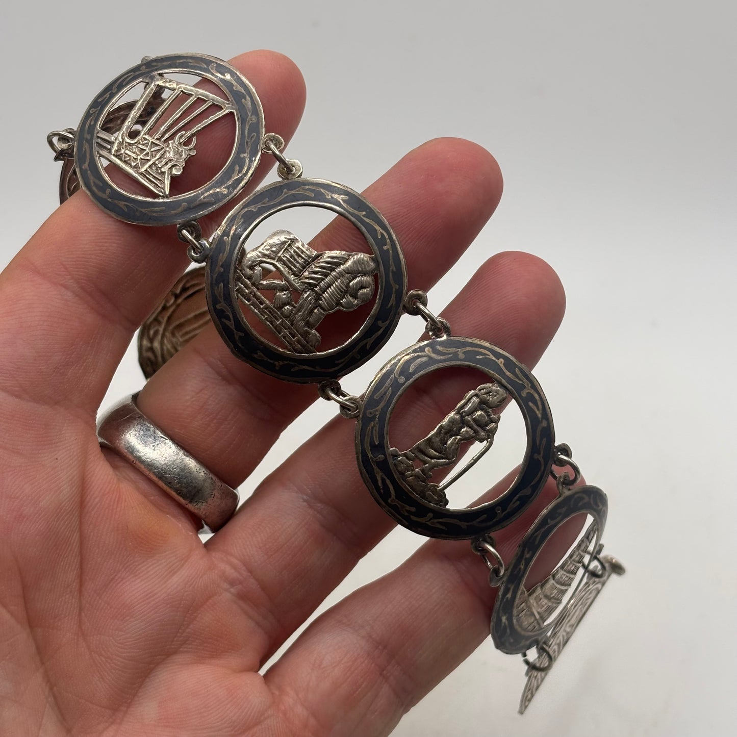 Silver 7.5” Medallion Travel Bracelet