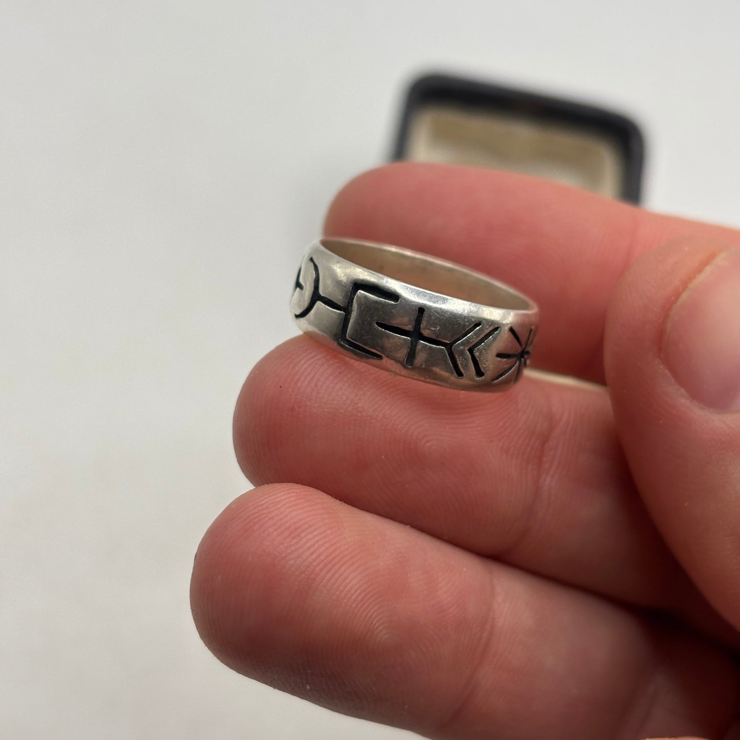 Silver Chunky Symbol Band Ring (R)
