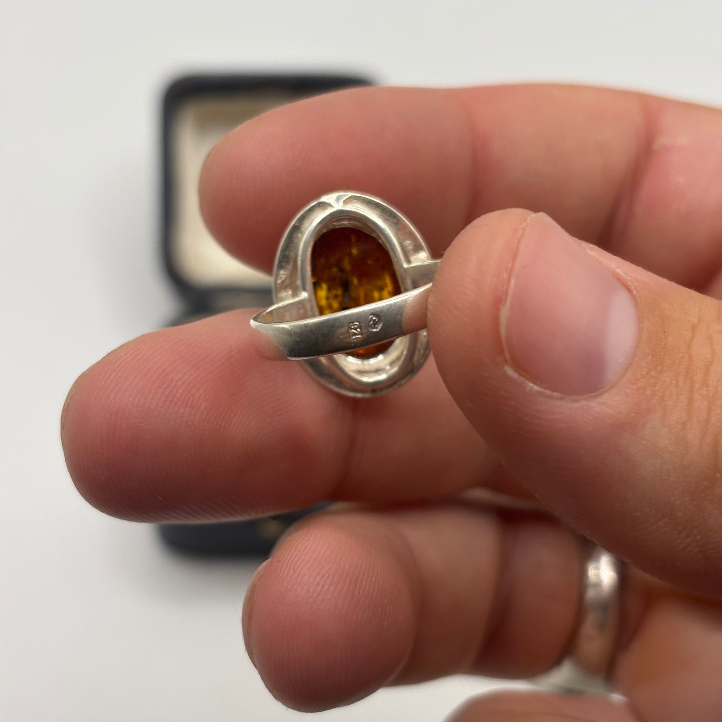 Silver Amber Ring (O)