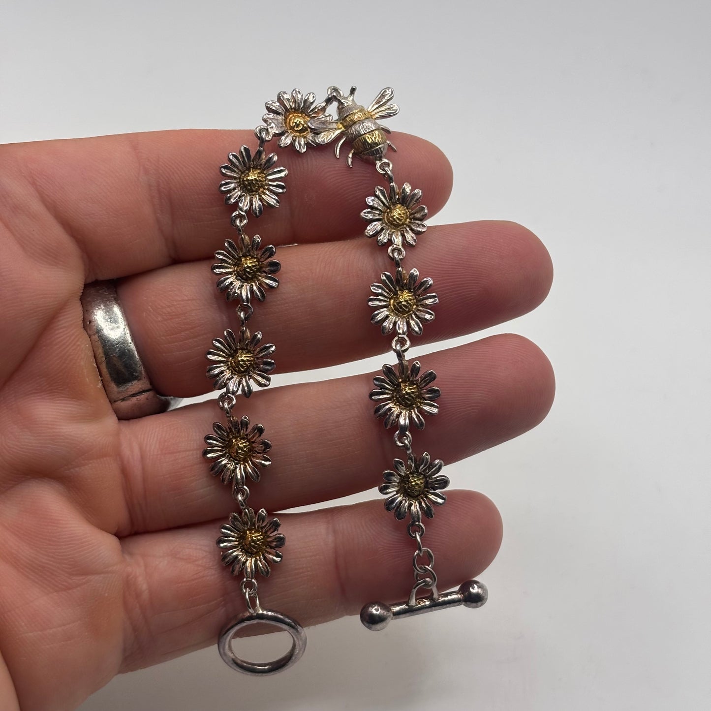 Silver 7” Bee & Daisy Bracelet