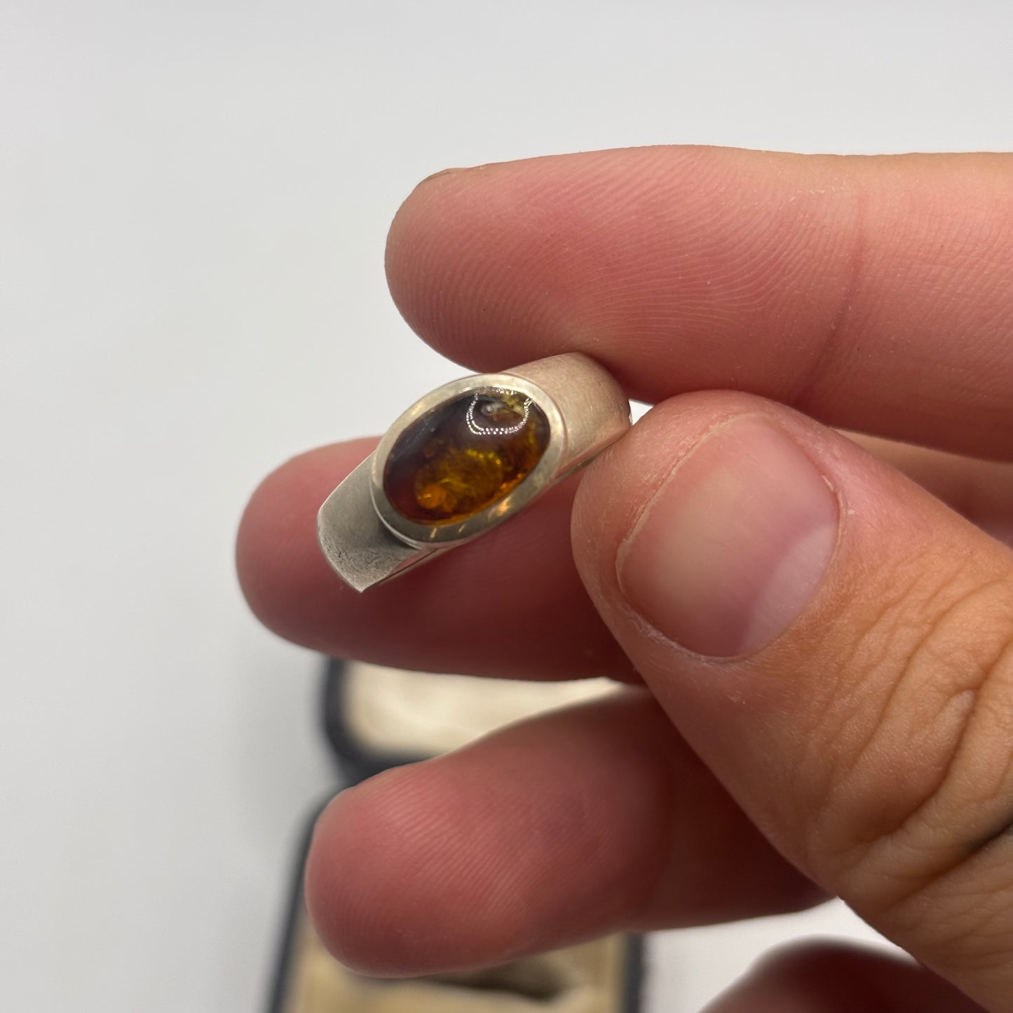 Silver Amber Inlayed Ring (Q)