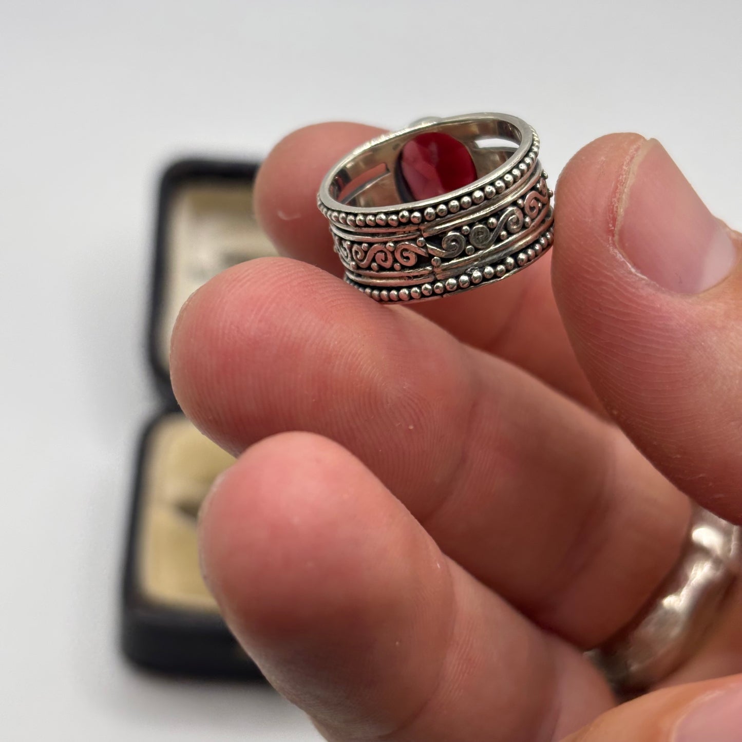 Silver Garnet Band Ring (L)