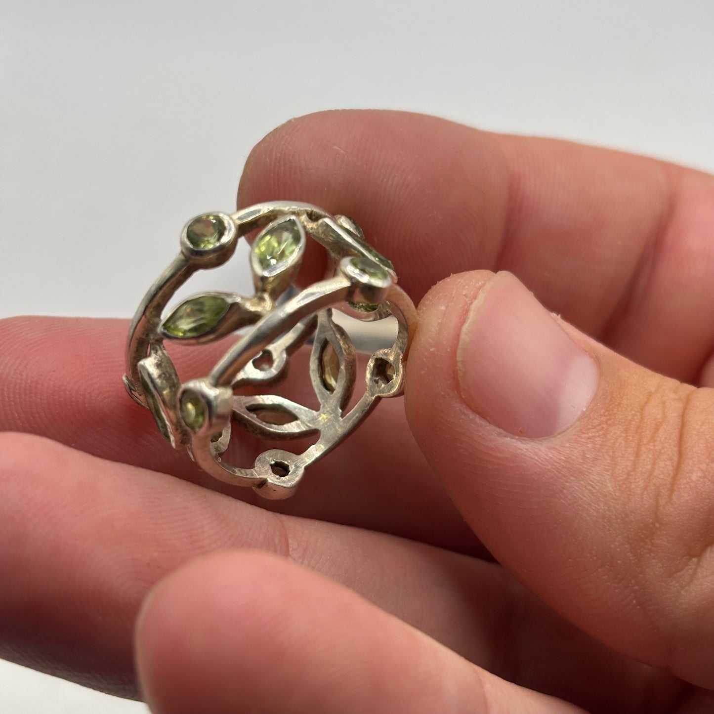 Silver Peridot Band Ring (P)