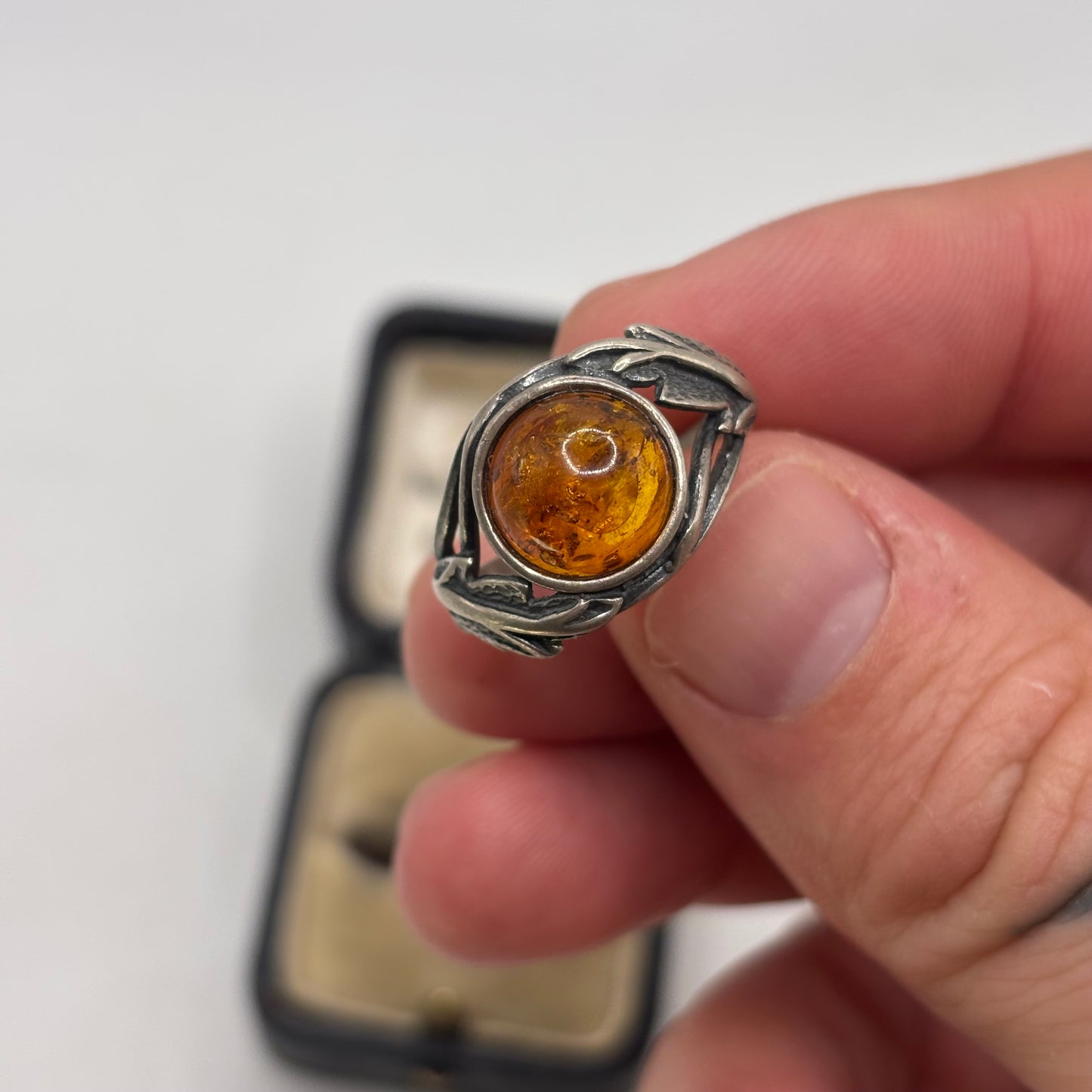 Silver Amber Ring (O)