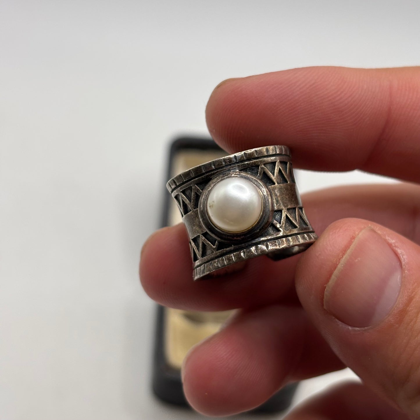 Silver Heavy Pearl Ring (M)