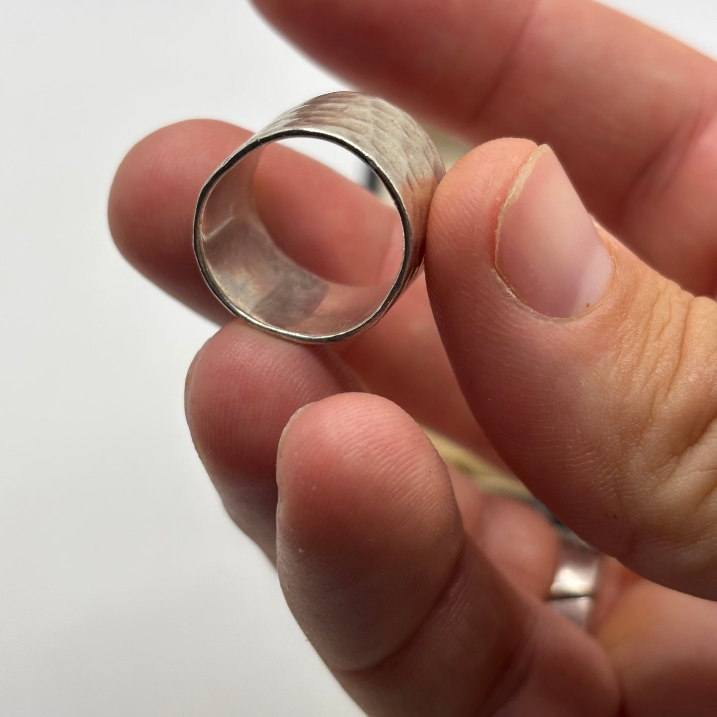 Silver Hammered Band Ring (K)