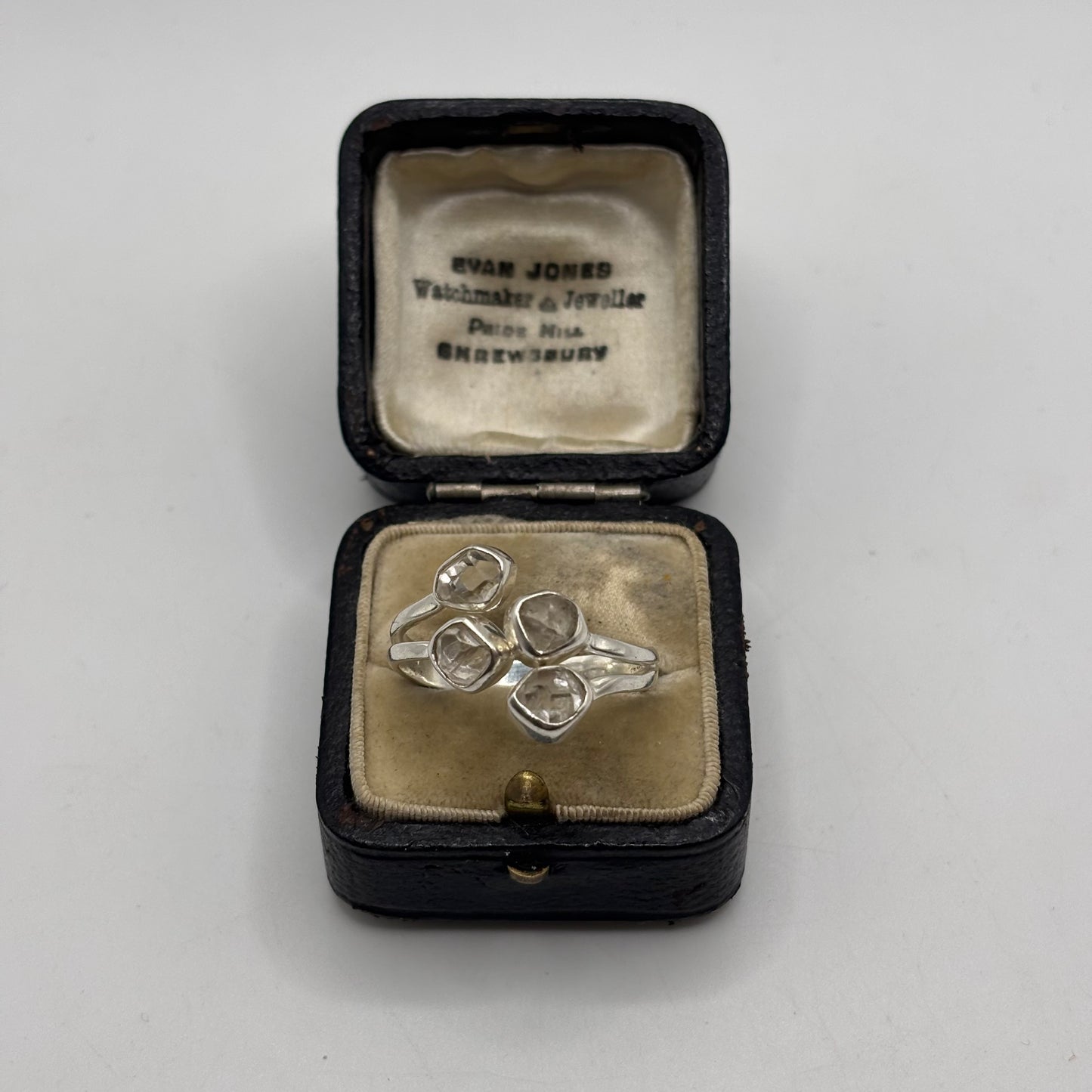 Silver Quartz Ring (S)