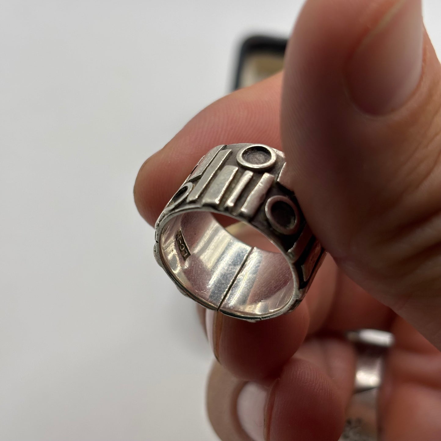 Silver Abstract Band Ring (O)
