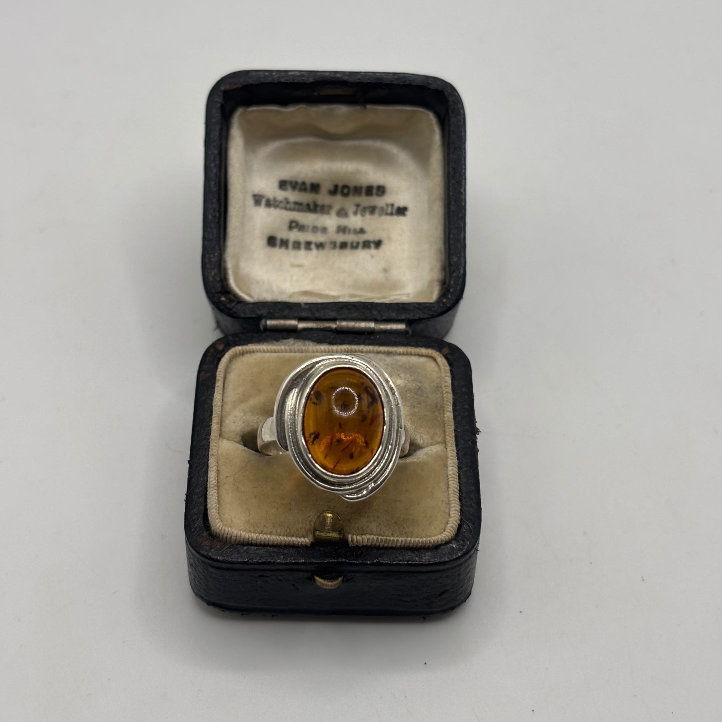 Silver Amber Ring (Q)
