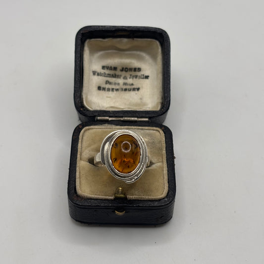 Silver Amber Ring (Q)
