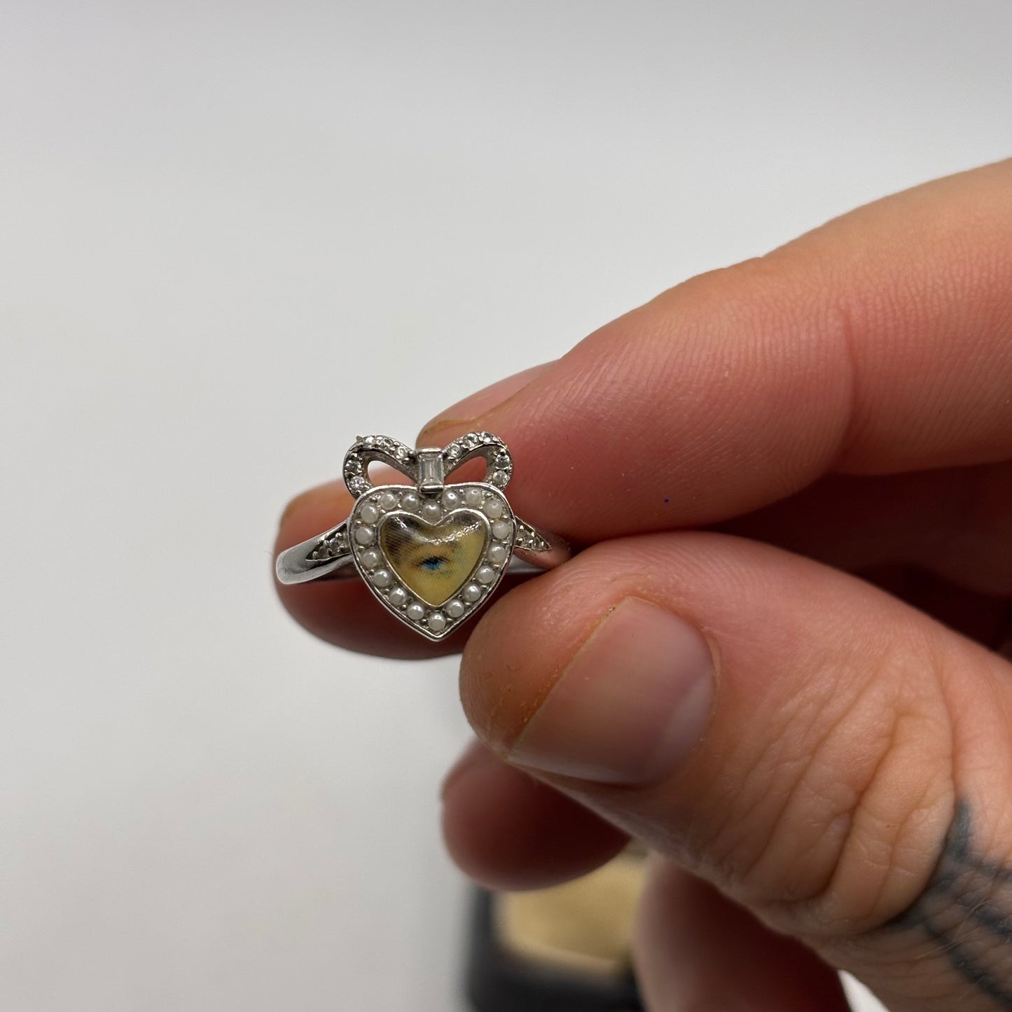 Silver Regal Rose Eye Ring