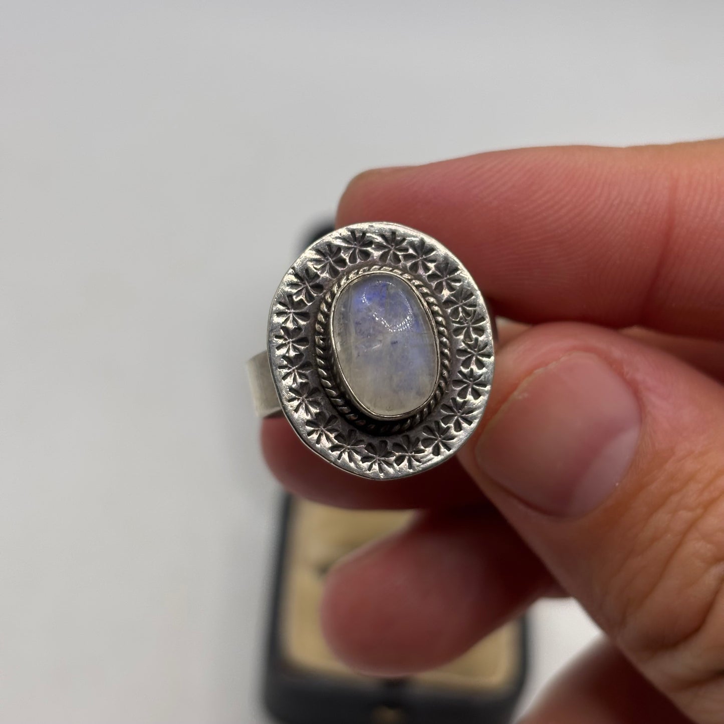 Silver Moonstone Ring (V)