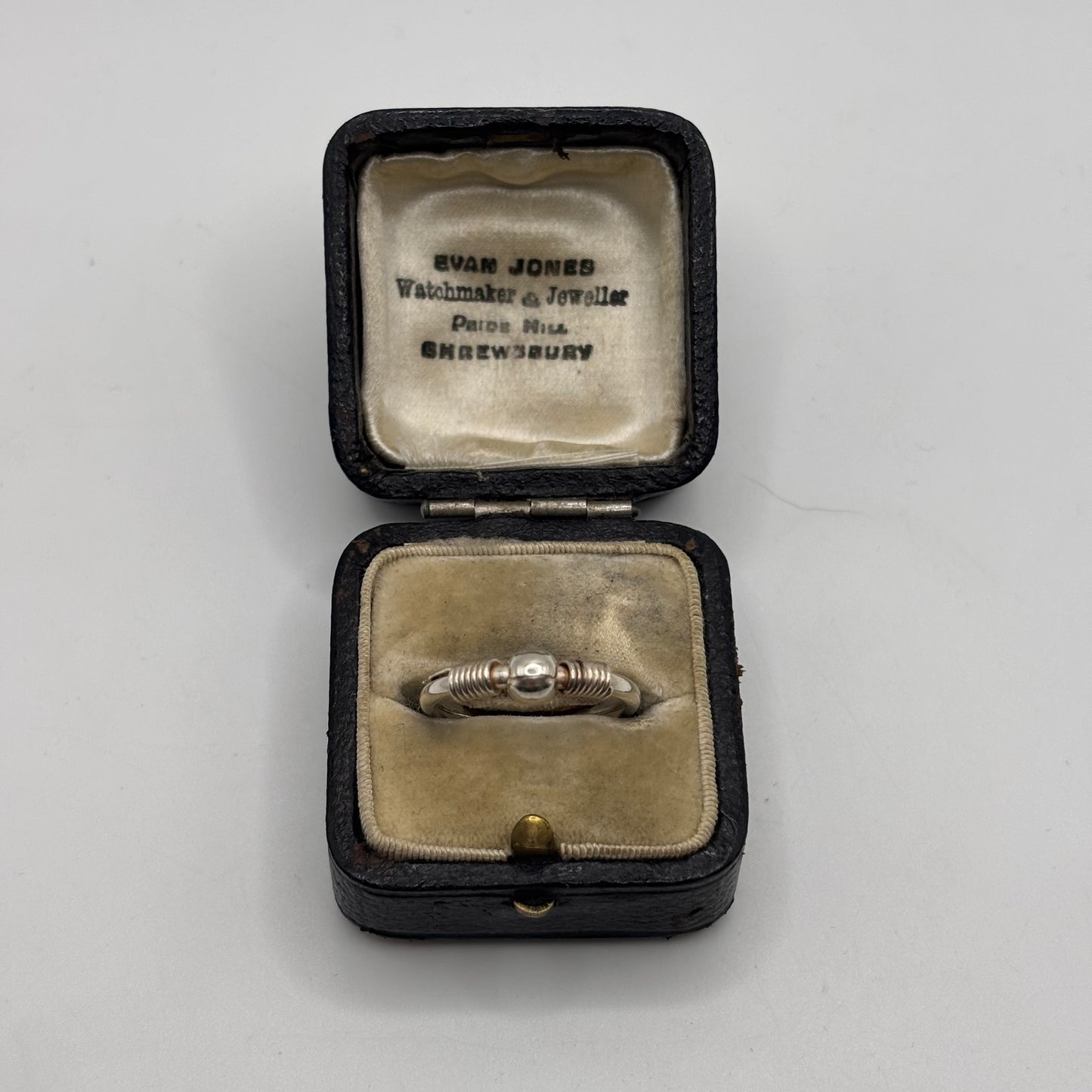 Silver Ball Ring (K)