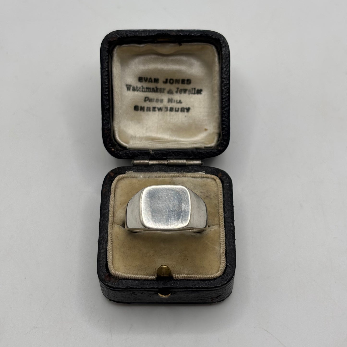 Silver Heavy Signet Ring (V)