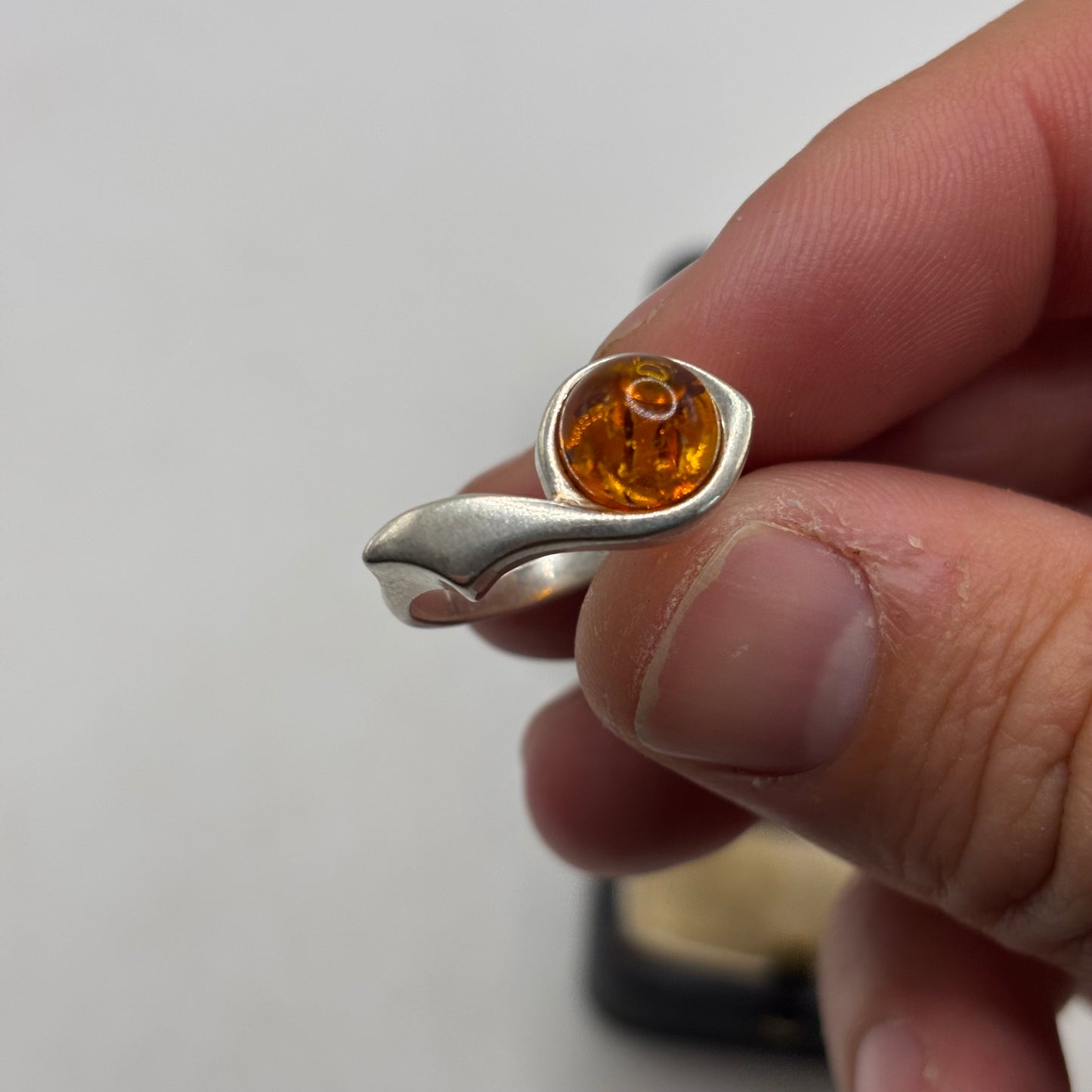 Silver Abstract Amber Ring (O)
