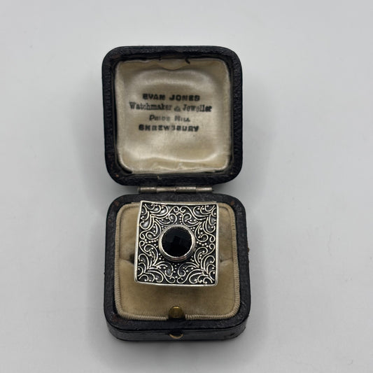 Silver Unusual Onyx Ring (S)