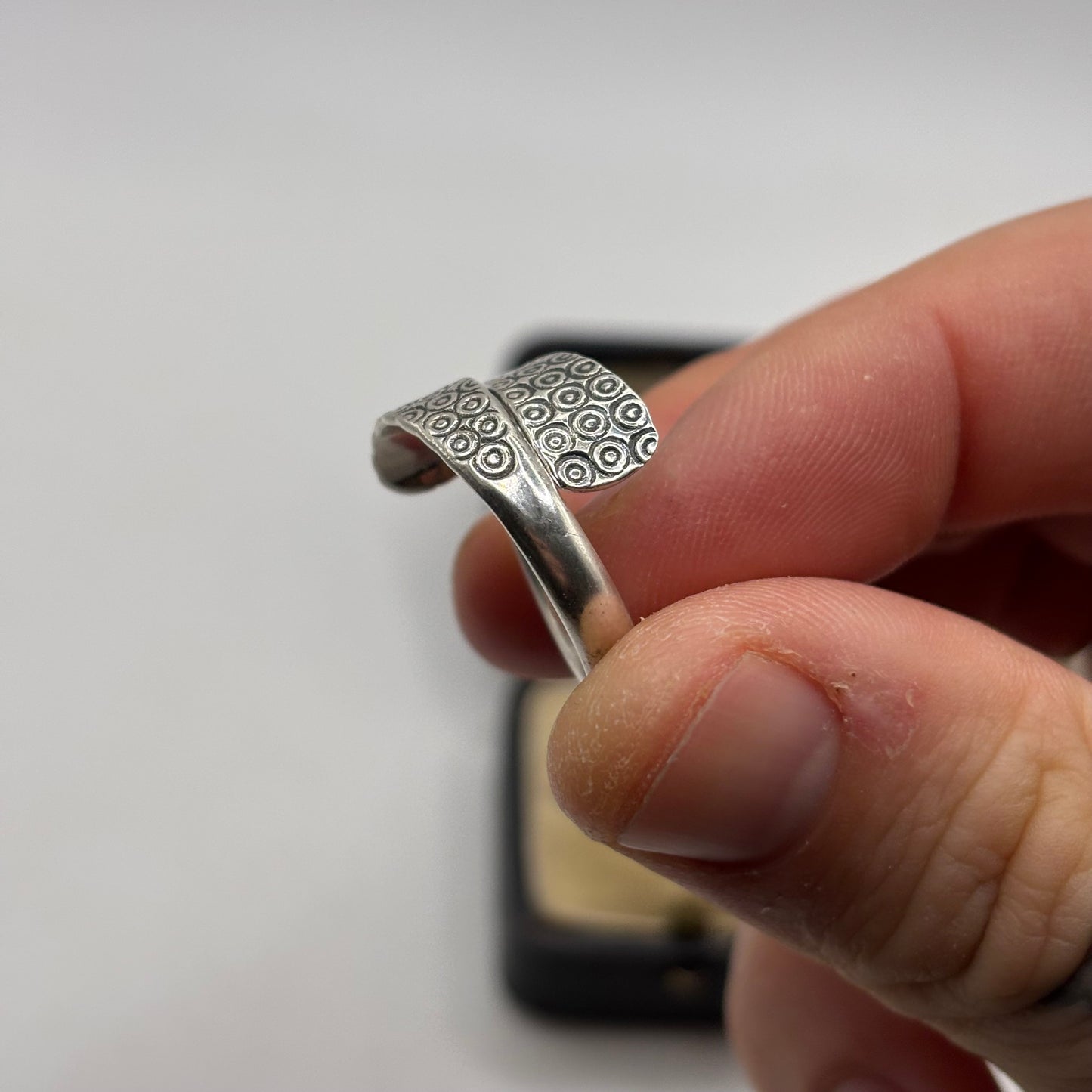 Silver Detailed Band Ring