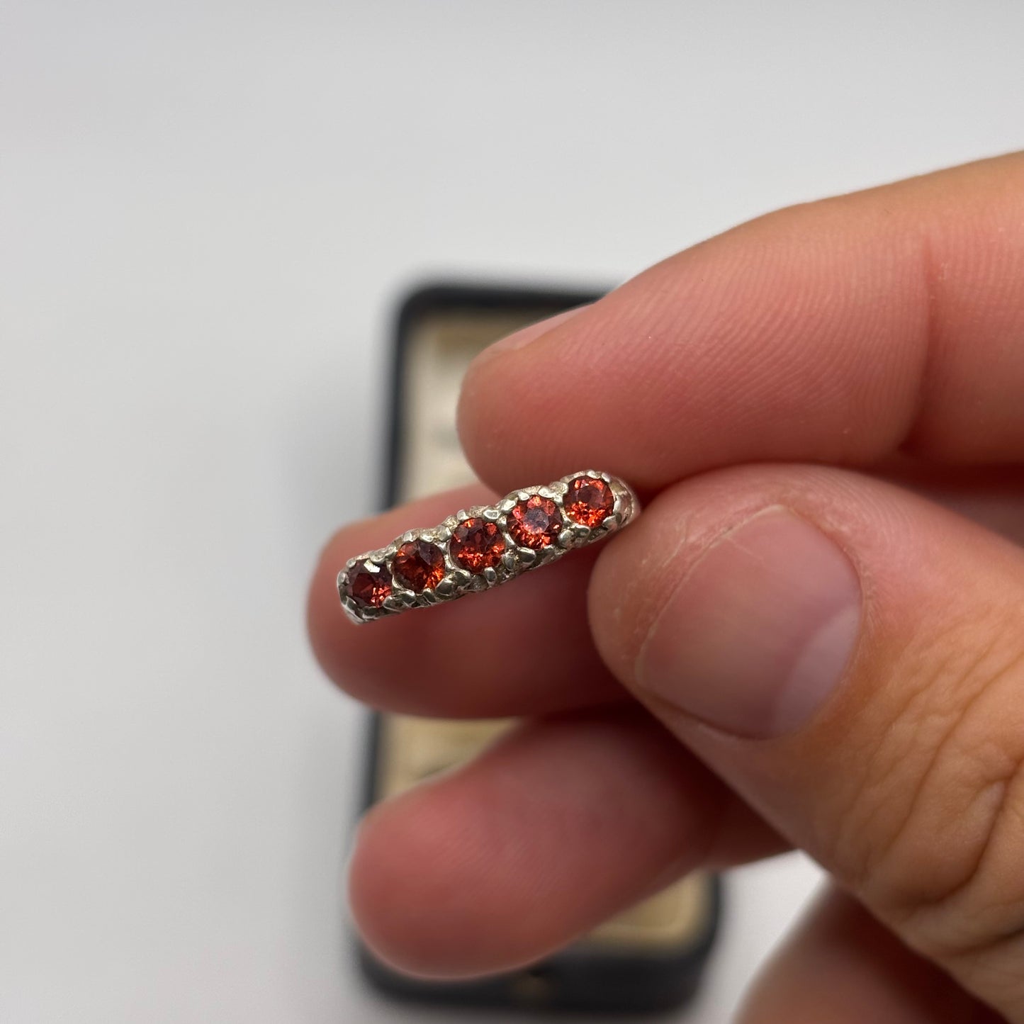 Silver Vintage Garnet Ring (M)