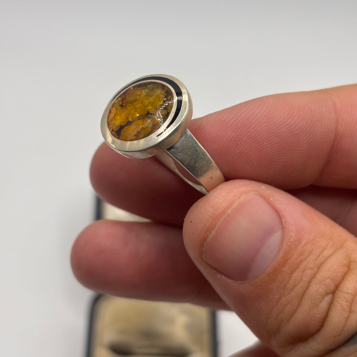 Silver Amber Ring (Q)