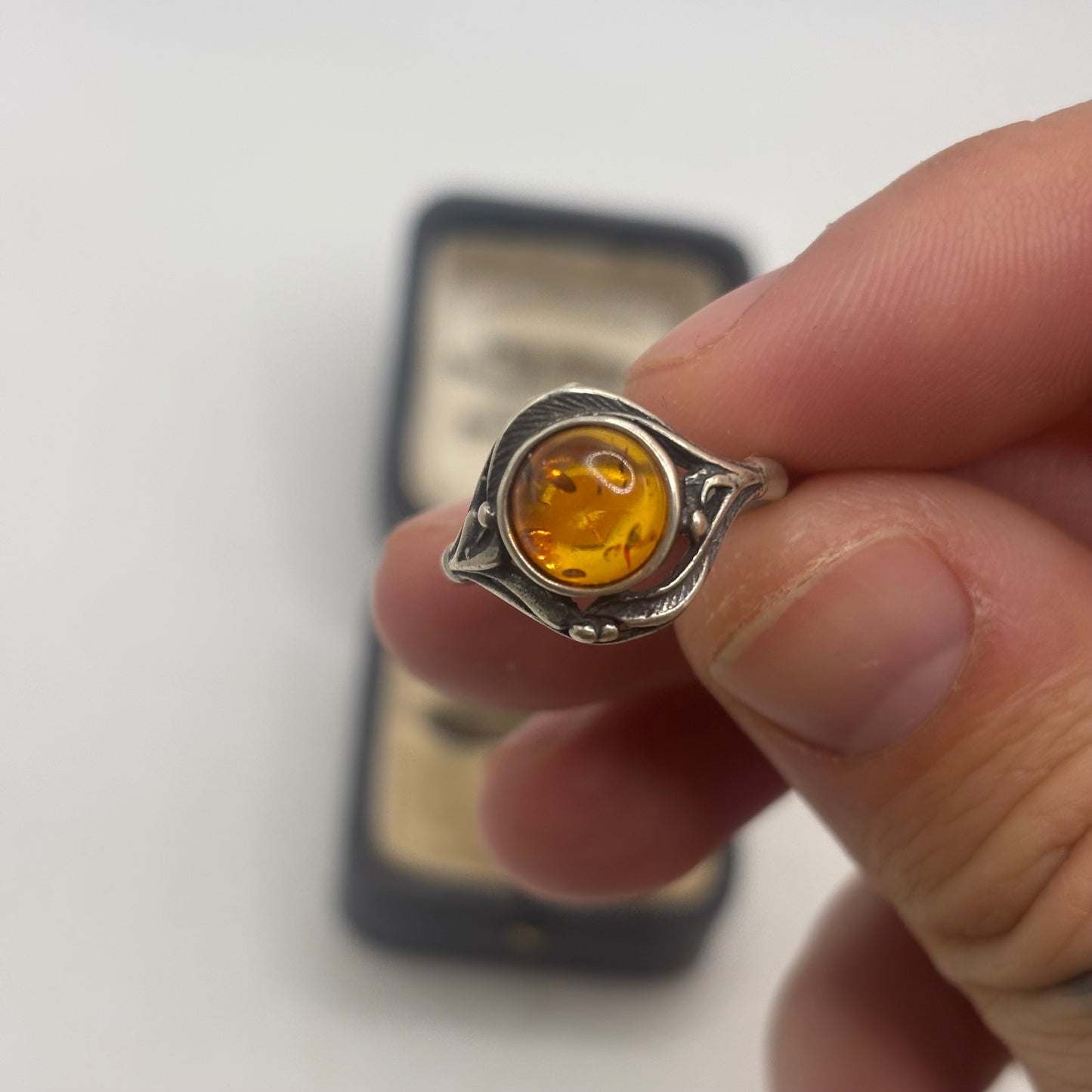 Silver Amber Ring (O)