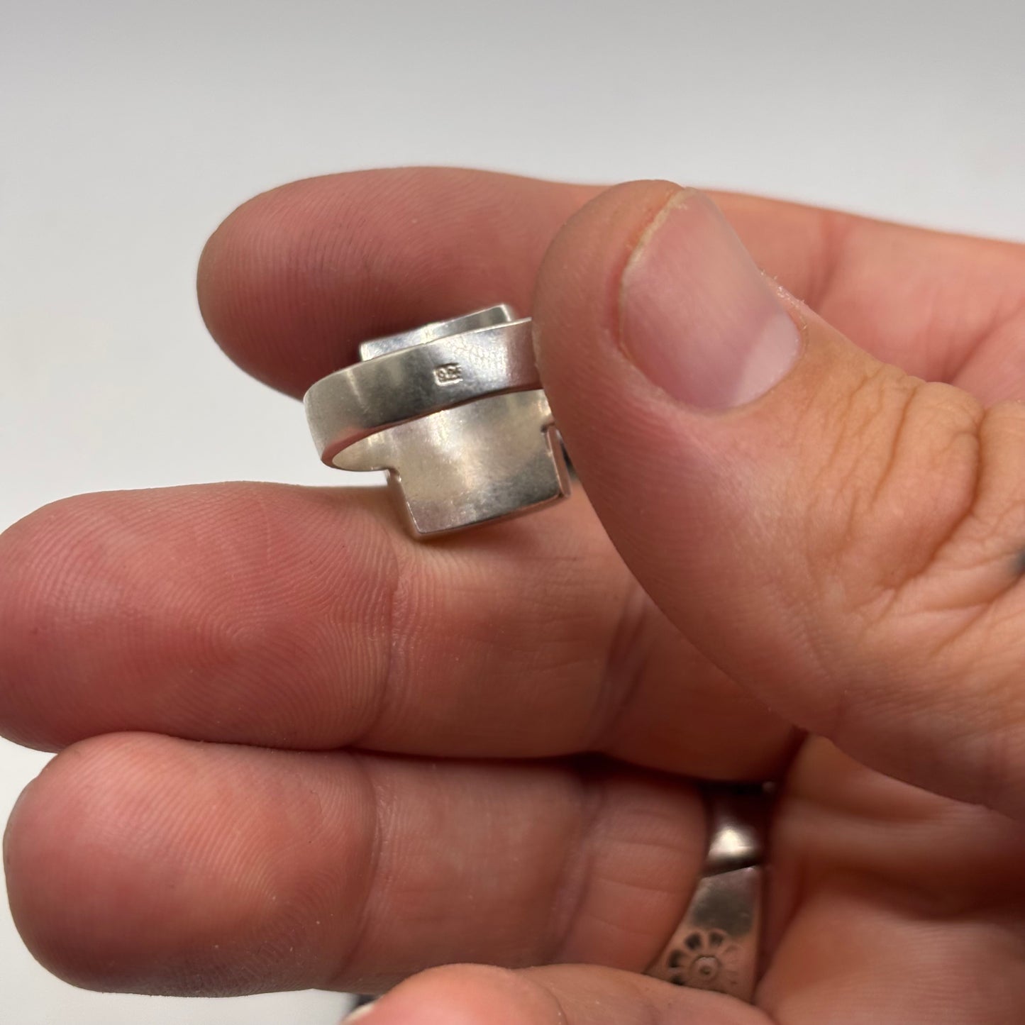 Silver Amber Inlayed Ring (P)