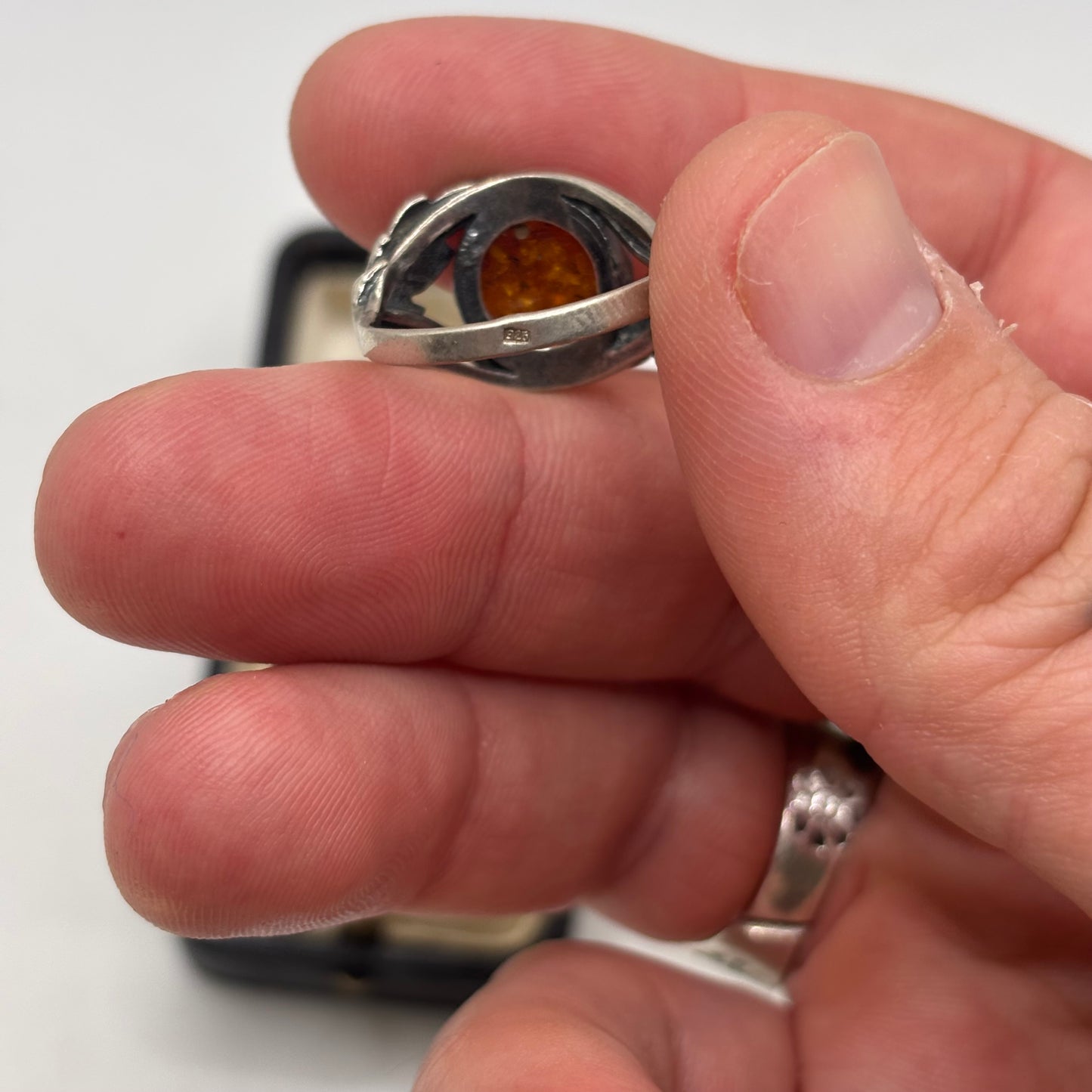 Silver Amber Ring (O)