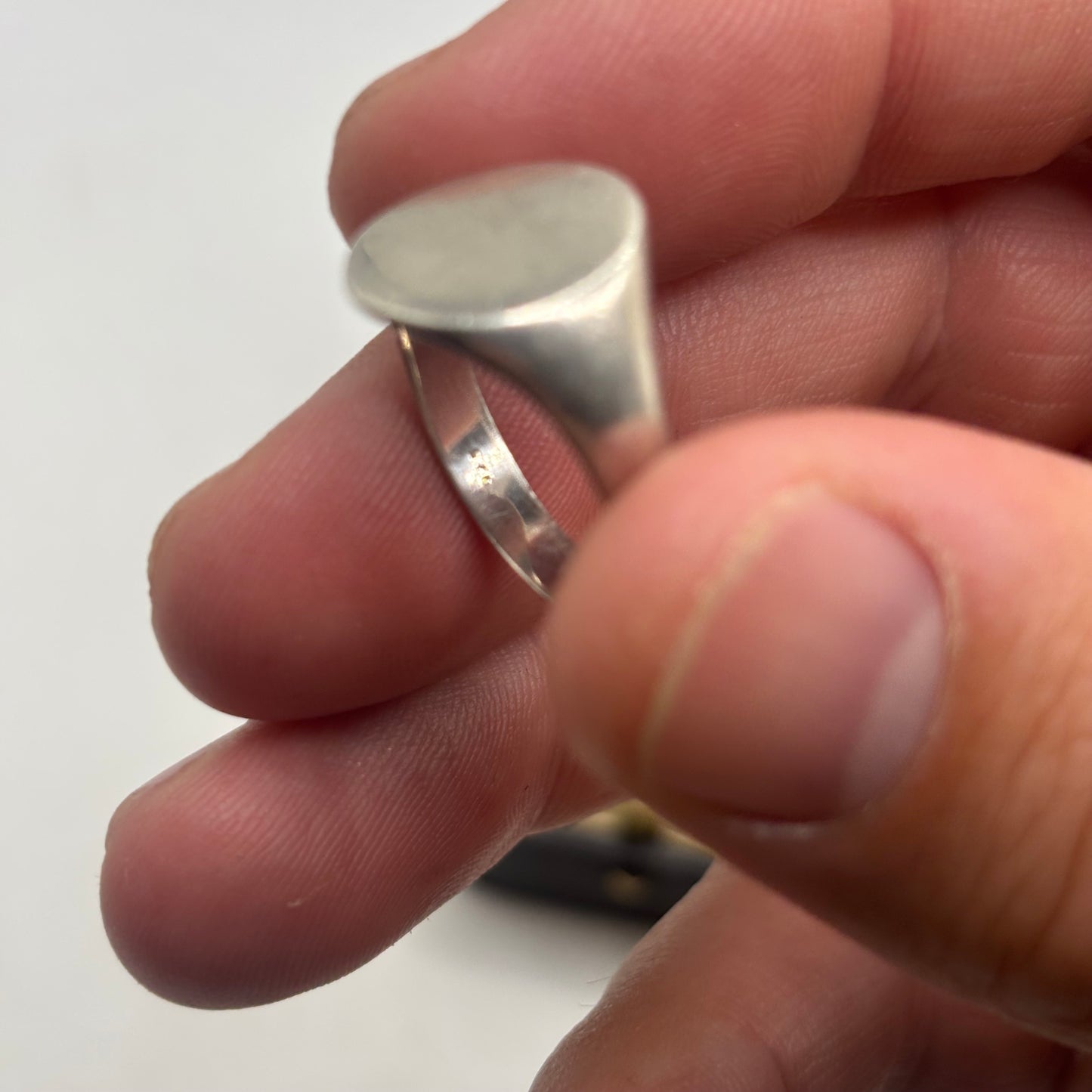 Silver Signet Ring (R)