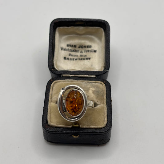 Silver Amber Ring (O)