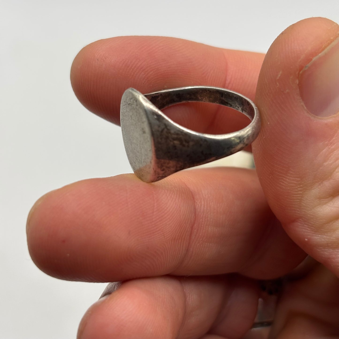 Silver Signet Ring (V)