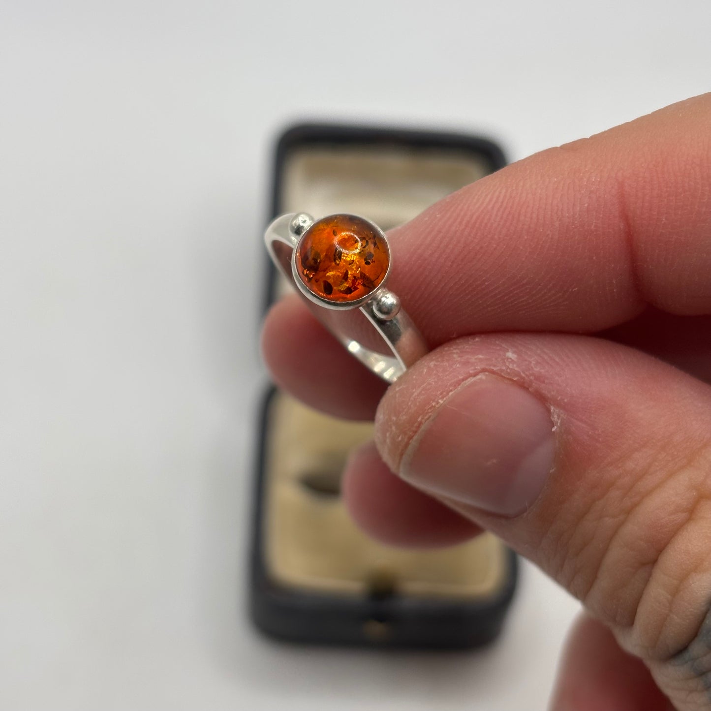 Silver Amber Ring (O)