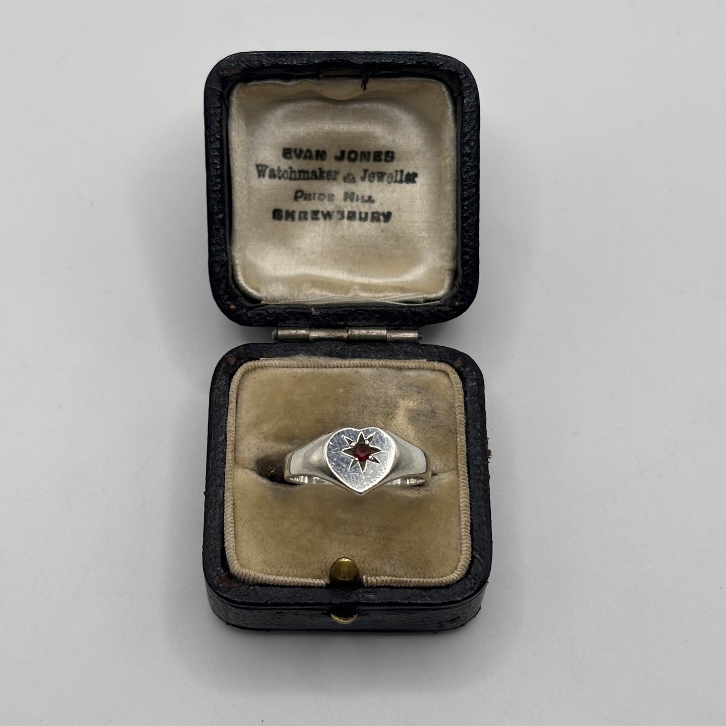 Silver Vintage Garnet Heart Ring (P)
