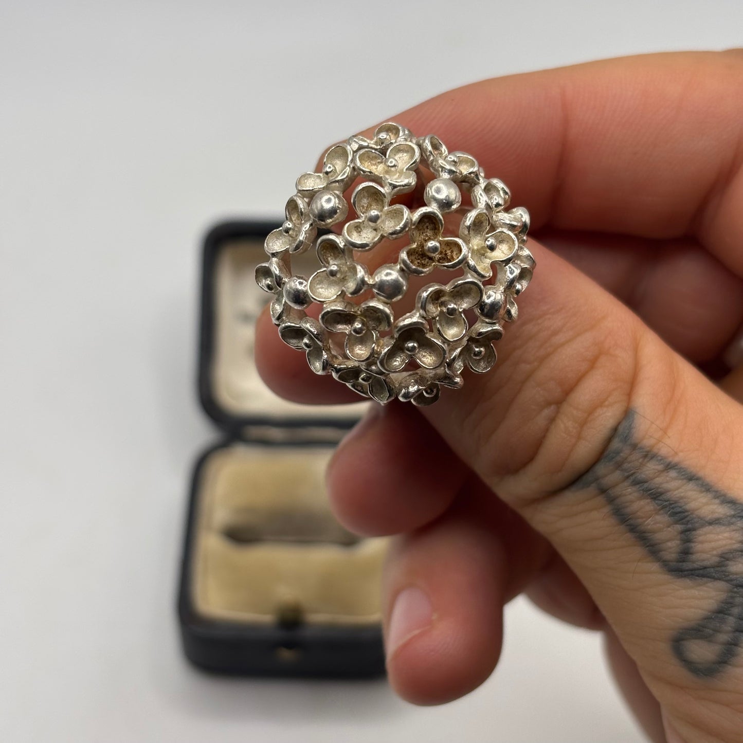 Silver Heavy Flower Ring