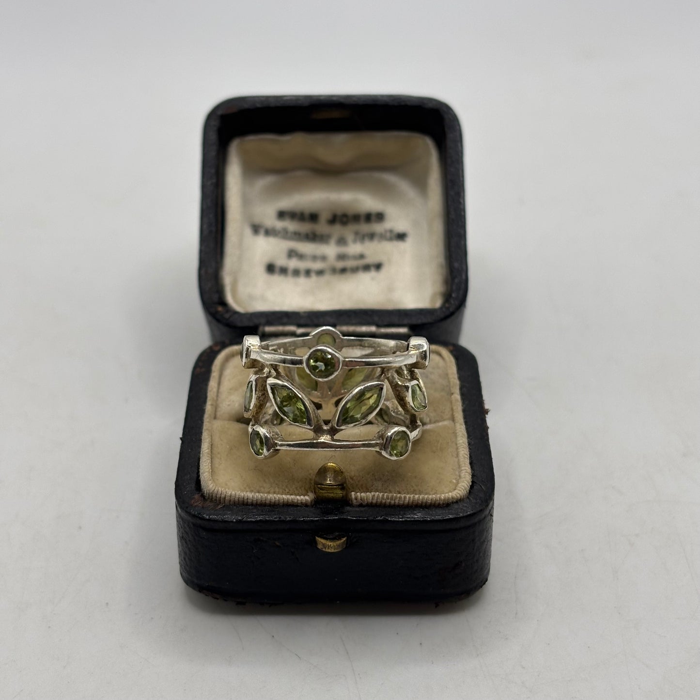 Silver Peridot Band Ring (P)