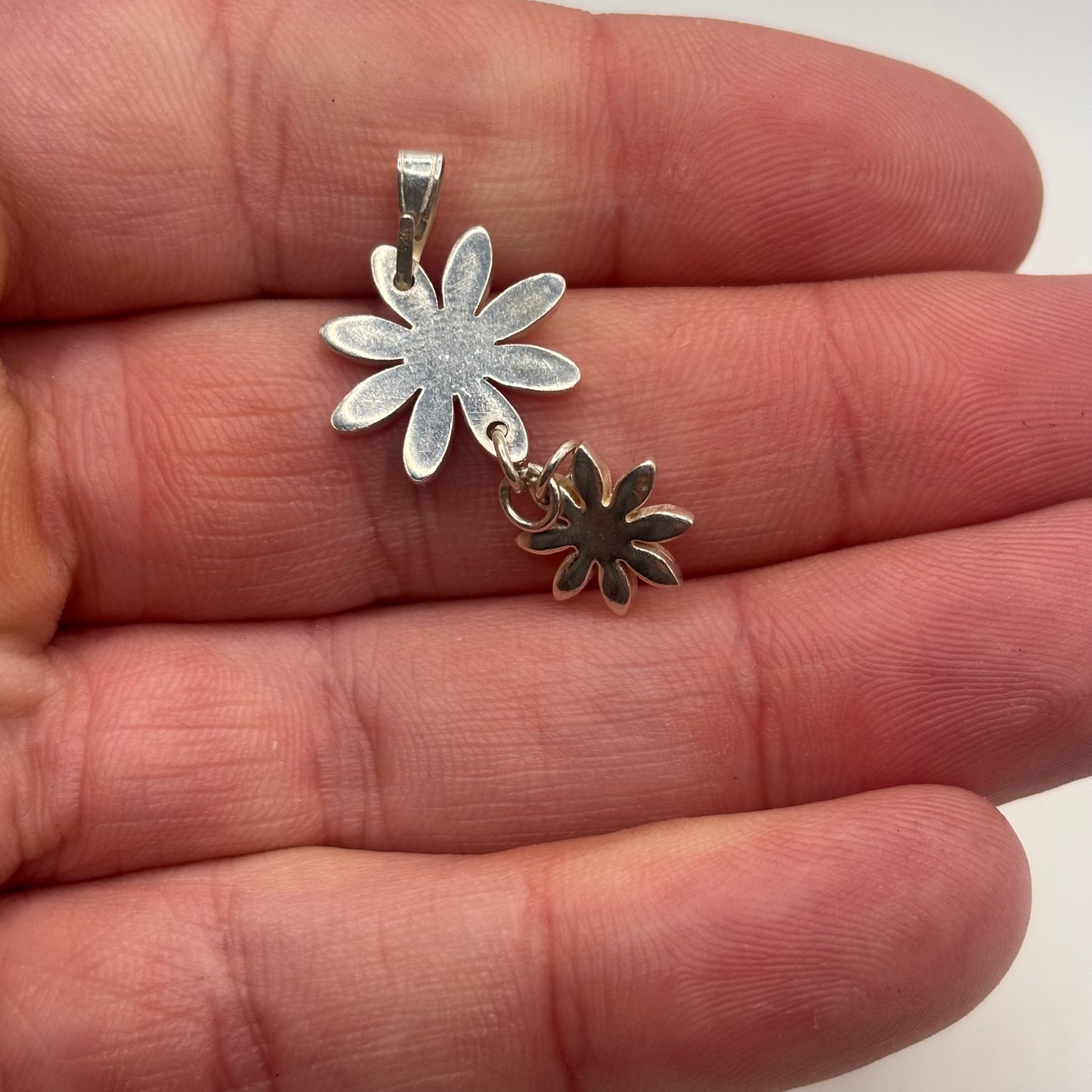 Silver Daisy Pendant