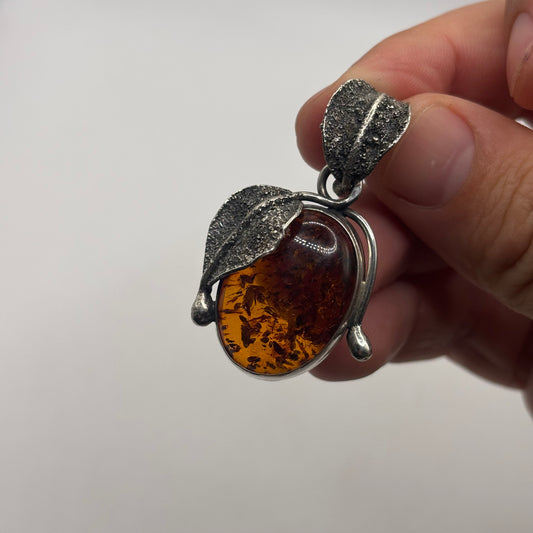 Silver Amber Leaf Pendant