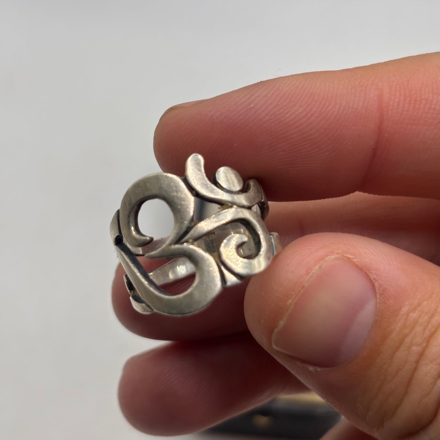 Silver Om Ring (P)