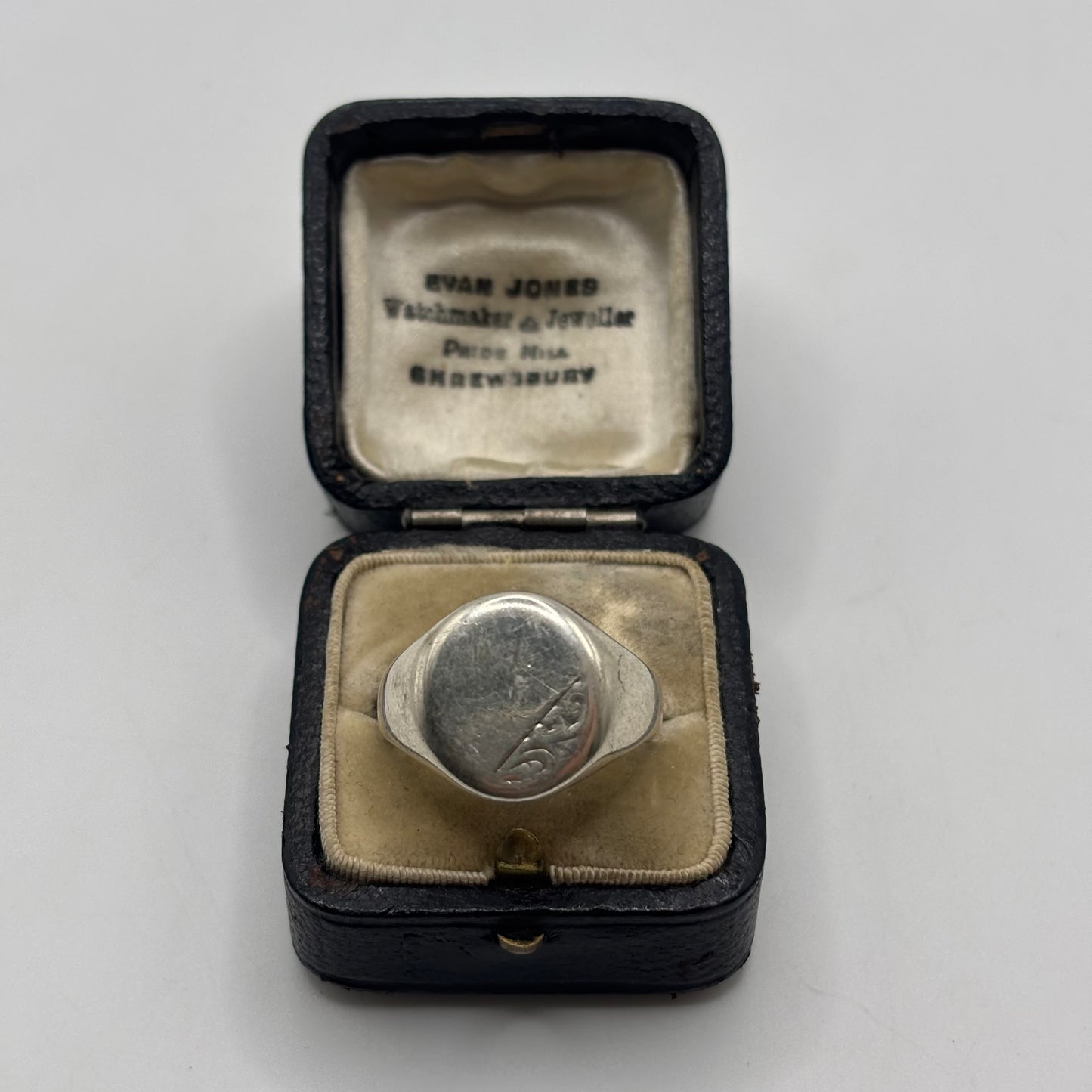 Silver Signet Ring (U)