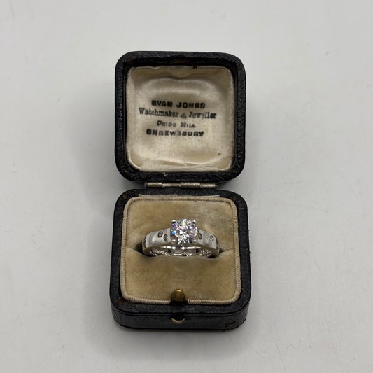 Silver Lovely CZ Ring (M)