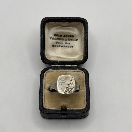 Silver Vintage Signet Ring (V)