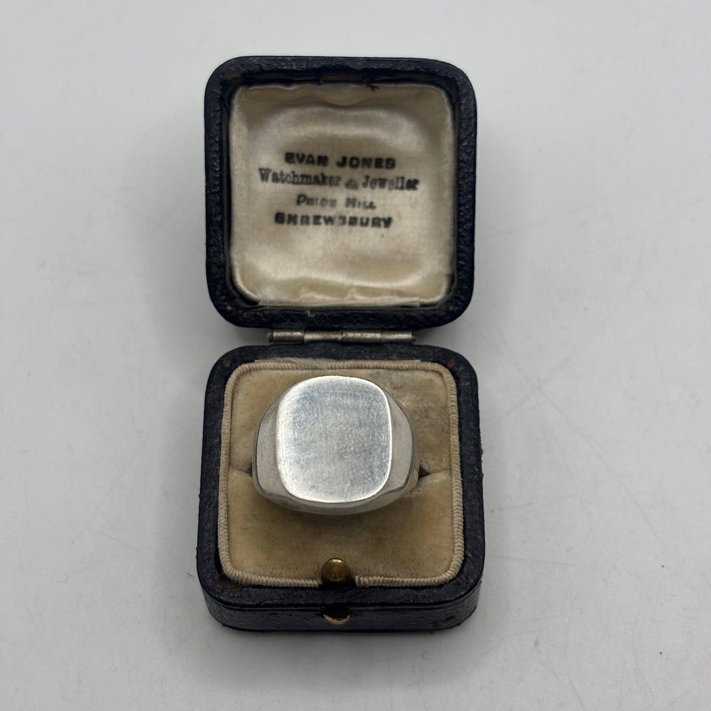 Silver Vintage Signet Ring (U)