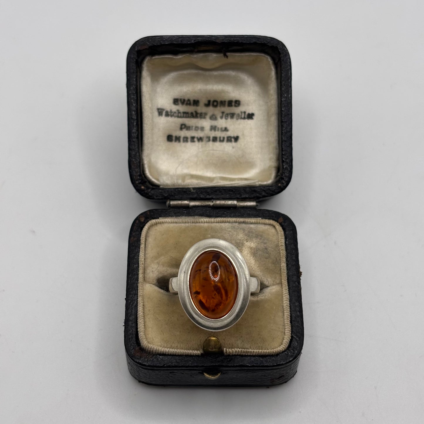 Silver Amber Ring (N)